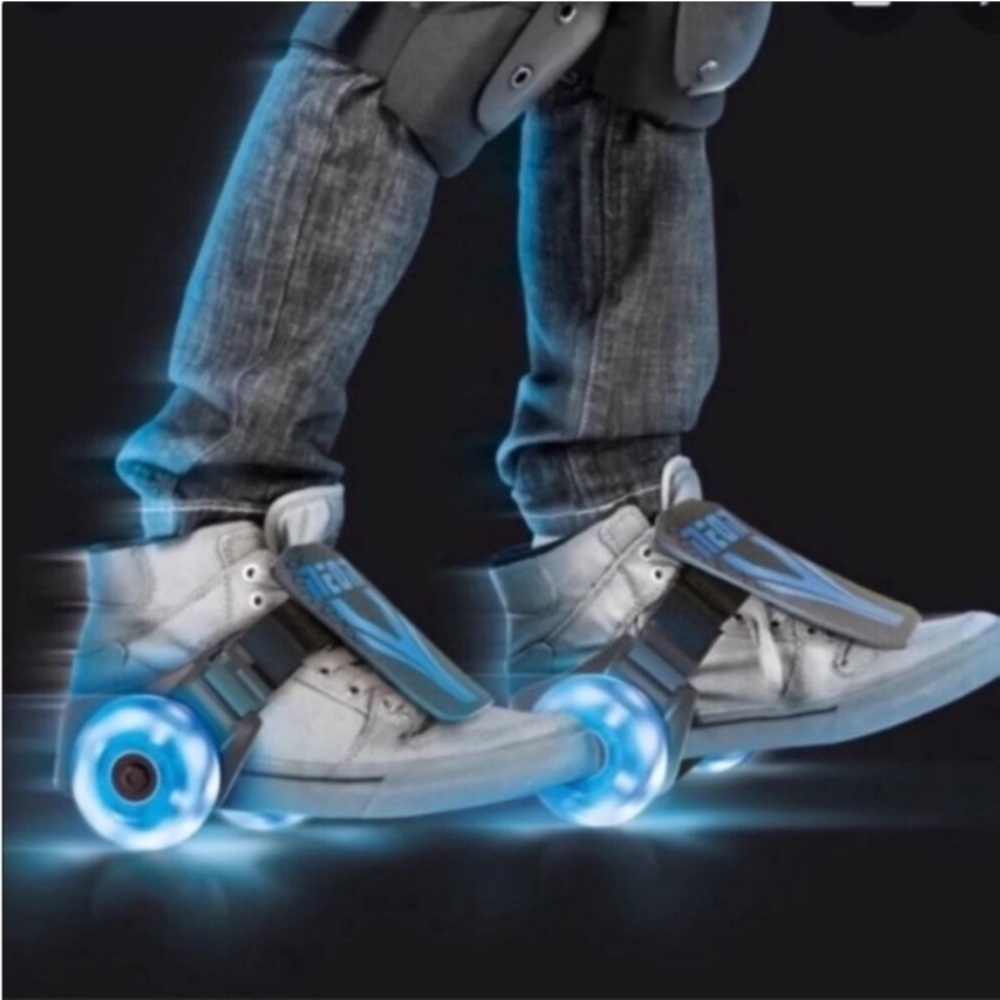 🛹 BLUE NEON STREET ROLLER SKATES
